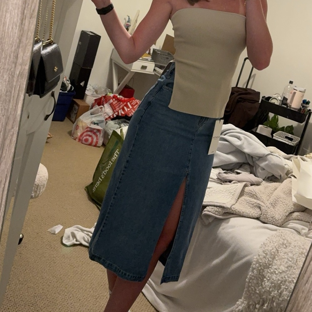 Aritzia Babaton Prosper Jean Skirt